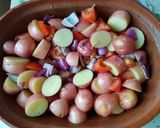 Sült hús újkrumplival sütve recept fázis 3 fotója
