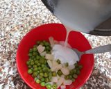A picture of step 1 of Aloo matar cream chaat.