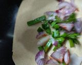 A picture of step 2 of Onion paratha.