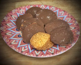 Foto del paso 4 de la receta: Galletas de almendras con chocolate —Moscovitas—