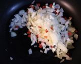 Foto del paso 1 de la receta: Arroz con salchichas de Viena