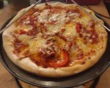 Pas rețetă Pizza cu margini umplute cu cașcaval 7 fotografie