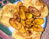 A picture of step 2 of Fried plantain & egg🥚🍳.