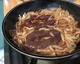 Une image de l'étape 6 de Chorizo noir au vin rouge et oignons caramélisés.