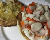 Foto del paso 2 de la receta: Bocata de pan de cristal con ensalada de marisco al aceite de trufa blanca
