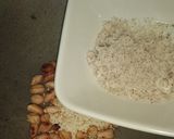 A picture of step 1 of Bhindi ka Salan.