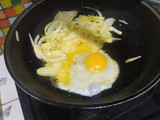 Fusilli Saus Telur Pedas
