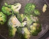 A picture of step 2 of Boiled broccoli with Shio Konbu and mayonnaise 🥦 - Batch cooking idea 💡.