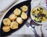 A picture of step 4 of Urad and Moong Dal Pakoda with Coconut Chutney.