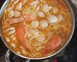 Foto del paso 4 de la receta: Almejas a la marinera con gambón