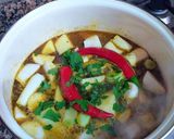Foto del paso 8 de la receta: Pollo en salsa primavera con cebolletas, puerros y nabos