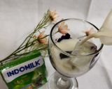 Foto langkah ke 5 dari resep Ube Creamy Matcha Iced.