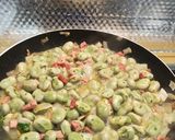 Foto del paso 2 de la receta: Habas al vino con Butifarra