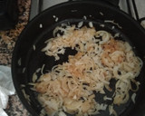 Foto del paso 1 de la receta: Macarrones gratinados con salchicha y bacon