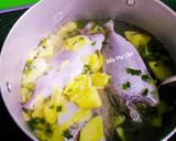 Hình bước làm 2 của món Canh cá kình nấu thơm