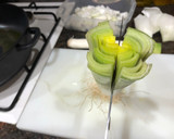 Foto del paso 2 de la receta: Crema de puerros y calabacín con crujiente de jamón