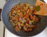 Foto langkah ke 5 dari resep Oseng Mercon Daging Sapi.