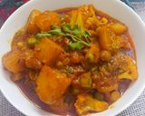 A picture of step 5 of Gobhi Aloo Matar Sabji (Bihari Style).