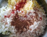 A picture of step 2 of Cheesy corn patice.