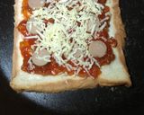 Foto langkah ke 3 dari resep 6. pizza roti teflon #tantanganakhirtahun#masakditahunbaru.