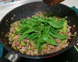 รูปขั้นตอนการทำที่ 2 ของ กะเพราหมูสับ (ใช้น้ำตาลหญ้าหวาน)