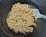 Foto langkah ke 1 dari resep Mie Tek Tek Goreng.