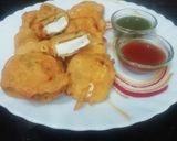 A picture of step 7 of Laziz Paneer Pakora.