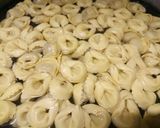 A picture of step 2 of Tortellini burro e salvia.
