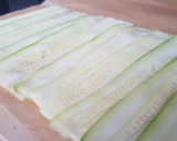 Foto del paso 4 de la receta: Rollos de calabacín y hummus de garbanzo