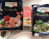 Foto del paso 1 de la receta: Gnocchi de espinacas y de tomate con salsa de quesos