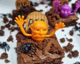 Foto del paso 4 de la receta: BROWNIE MONSTRUOSOS DE HALLOWEEN🎃❤️