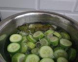 Foto langkah ke 3 dari resep Sayur Bening Timun.