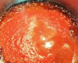 Foto del paso 7 de la receta: Huevos duros  con sofrito de tomate y pan frito