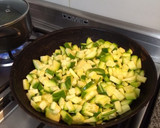 Foto del paso 3 de la receta: Zapallitos revueltos con huevo