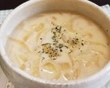 A picture of step 7 of Onion Milk Soup.