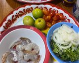 รูปขั้นตอนการทำที่ 1 ของ ยำดอกแคแดงกุ้งสด