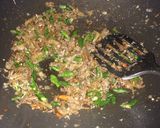 Foto langkah ke 2 dari resep Ikan asin bulu ayam cabe hijau.