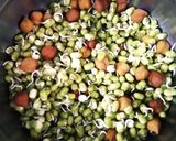 स्प्राउट्स चीला (sprouts cheela recipe in Hindi) रेसिपी चरण 1 फोटो