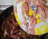 Foto del paso 4 de la receta: Saltenada de salchichas frescas con bacon y champiñón