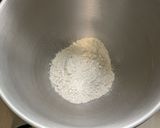 Une image de l'étape 3 de Pâte brisée aux abricots secs et crème fraîche.