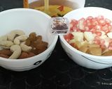 A picture of step 2 of Mixed fruit custard.