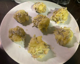 Foto del paso 8 de la receta: Patatas rellenas de gulas con gambas