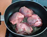 Foto del paso 2 de la receta: Carrilladas de cerdo con salsa de boletus