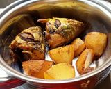 মাছের মাথা দিয়ে বাঁধাকপির ঘন্ট (macher matha diye bandhakopir ghonto recipe in Bengali) রেসিপি ধাপ - 2 ছবি