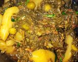 A picture of step 7 of Alu palak Maithi Matar ki mix sabzi.
