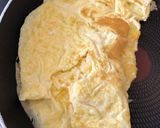 A picture of step 7 of Snappy Cheese Omelette.