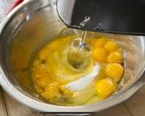 Foto langkah ke 2 dari resep Sponges Cake topping keju.