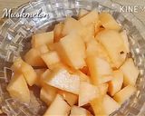 A picture of step 1 of Musk Melon Milk Shake.
