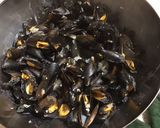 Une image de l'étape 11 de Moules de bouchot au gorgonzola et vin blanc.