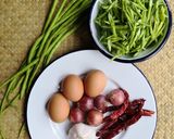 Gambar langkah 1 resipi Kacang Panjang Goreng Telor.